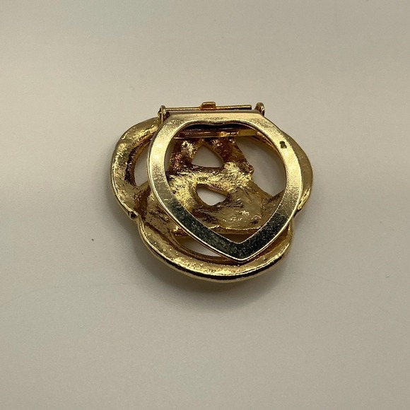 Gold Tone Interlocking Rings Scarf Clip 1.5" Vintage Textured Design - Picture 3 of 3